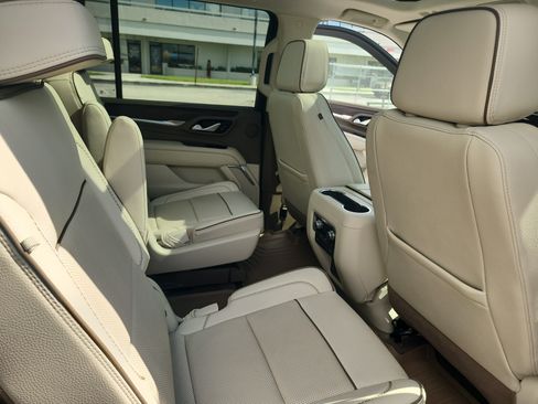 Used 2022 GMC Yukon XL Denali RWD image 29
