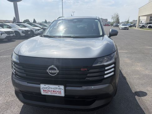 Used 2025 Nissan Kicks SR AWD/4WD image 2