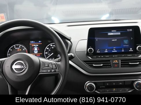 Used 2025 Nissan Altima 2.5 S FWD image 13