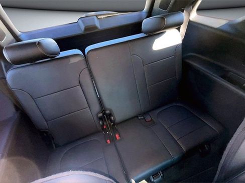 Used 2023 Chevrolet Traverse LT image 26