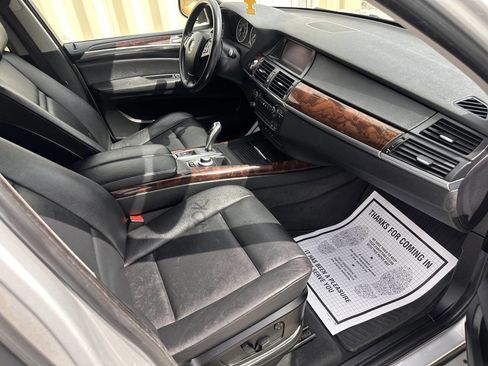 Used 2009 BMW X5 xDrive48i image 16