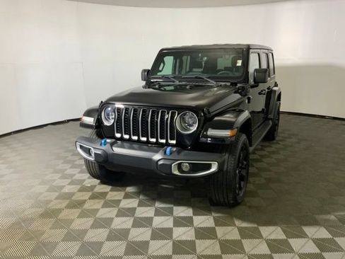 Used 2023 Jeep Wrangler Unlimited Sahara AWD/4WD image 3