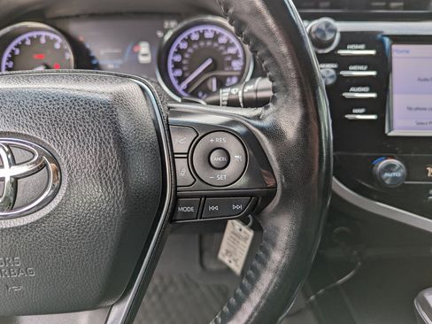 Used 2020 Toyota Camry SE image 16