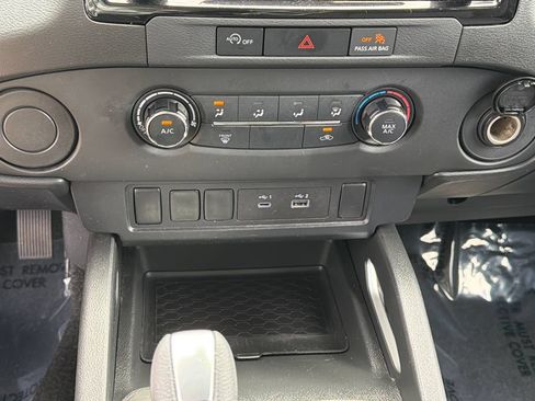 Used 2024 Nissan Frontier SV RWD image 26