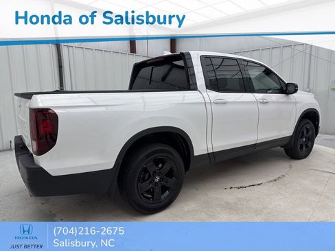 Used 2024 Honda Ridgeline Black Edition image 11