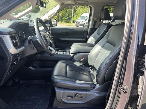 Used 2023 Ford Expedition XLT AWD/4WD image 11