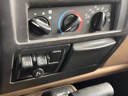 Used 2002 Jeep Wrangler Sport AWD/4WD image 36