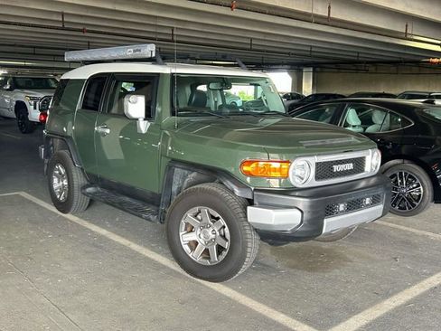 Used 2014 Toyota FJ Cruiser 4WD w/ Upgrade Package image 1