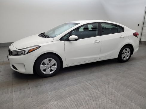 Used 2018 Kia Forte LX FWD image 2