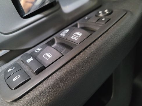 Used 2022 RAM 1500 Classic SLT AWD/4WD image 27