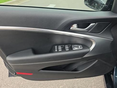 Used 2025 Genesis G70 2.5T RWD image 15