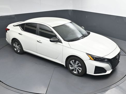 Certified 2024 Nissan Altima 2.5 S FWD image 30
