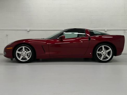 Used 2006 Chevrolet Corvette Coupe w/ Preferred Equipment Group image 3