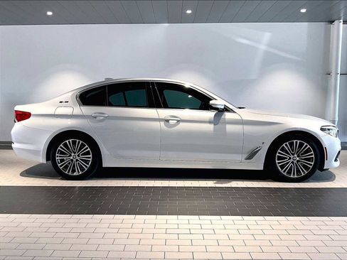 Used 2019 BMW 530e w/ Convenience Package RWD image 11