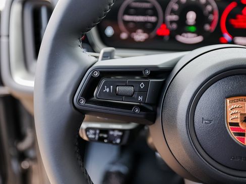 New 2026 Porsche Cayenne S image 17