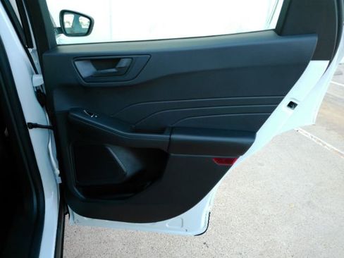 Used 2022 Ford Escape S image 19