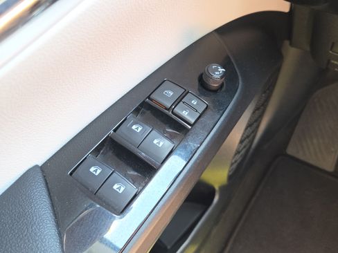 Used 2017 Toyota Prius Four Touring w/ Premium Convenience Package FWD image 18