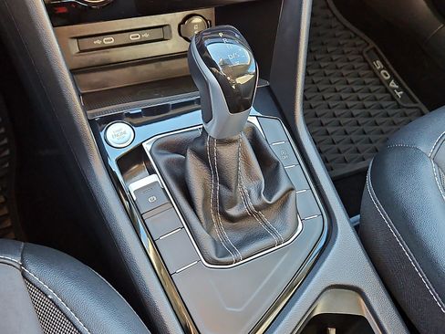 Certified 2023 Volkswagen Taos SE w/ Black Wheel Package image 13