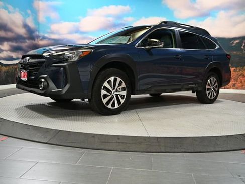 Certified 2025 Subaru Outback Premium AWD/4WD image 4