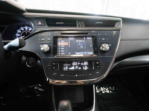 Used 2016 Toyota Avalon Touring FWD image 17