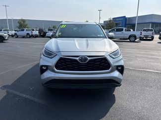 Used 2021 Toyota Highlander XLE w/ Protection Package #3 (TMS) AWD/4WD video 2