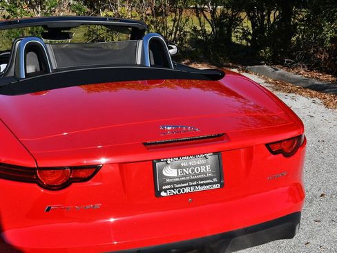 Used 2019 Jaguar F-TYPE Convertible image 10