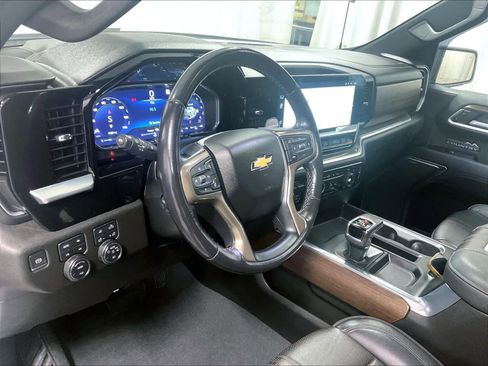Used 2022 Chevrolet Silverado 1500 High Country w/ High Country Premium Package image 8