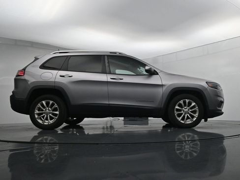 Used 2020 Jeep Cherokee Latitude FWD image 24