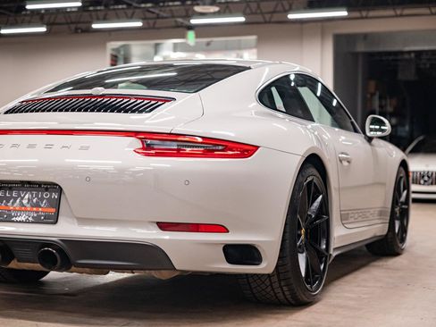 Used 2019 Porsche 911 Carrera 4 AWD/4WD image 33