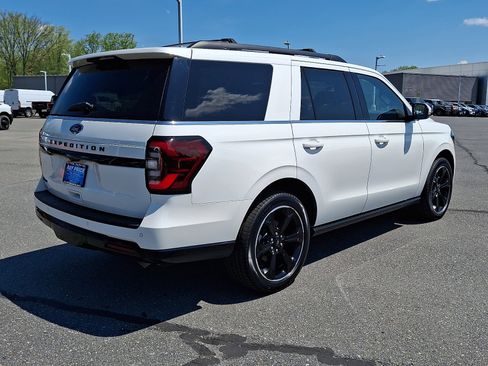 Used 2022 Ford Expedition Limited AWD/4WD image 6