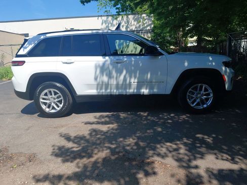 Used 2025 Jeep Grand Cherokee Laredo X w/ Luxury Tech Group I AWD/4WD image 34