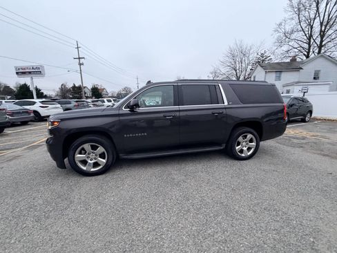 Used 2016 Chevrolet Suburban LT image 29