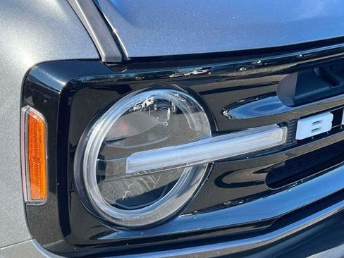 Used 2022 Ford Bronco Outer Banks AWD/4WD image 10