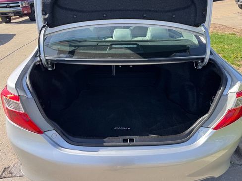 Used 2013 Toyota Camry XLE w/ Leather Pkg image 10