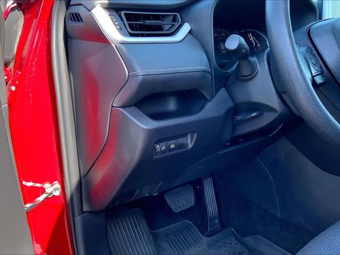 Certified 2025 Toyota RAV4 LE AWD/4WD image 35