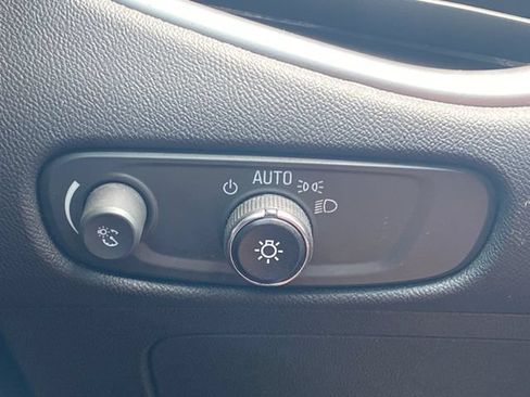 Used 2023 Chevrolet Malibu LT FWD image 28