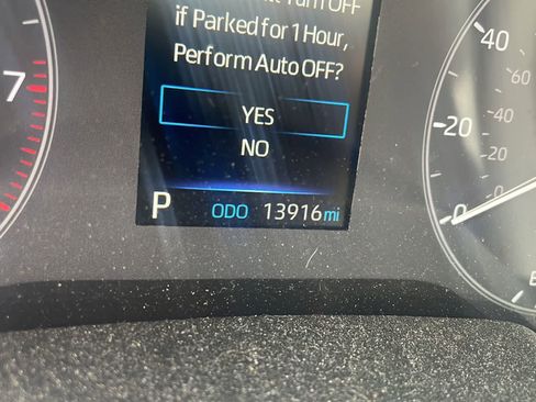 Used 2023 Toyota Corolla Cross LE w/ Moonroof Package image 3