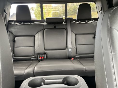 Used 2019 GMC Sierra 1500 SLT w/ SLT Premium Package image 24