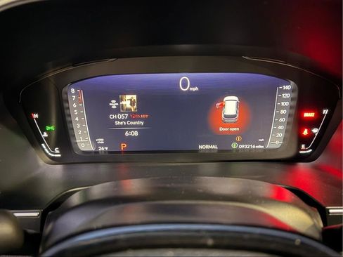 Used 2023 Honda Pilot Elite image 21