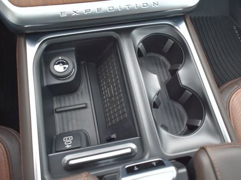 Used 2025 Ford Expedition King Ranch AWD/4WD image 33