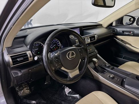 Used 2016 Lexus IS 300 AWD image 10