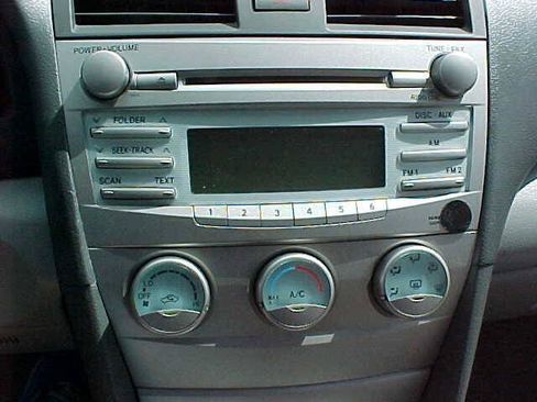 Used 2009 Toyota Camry FWD image 26