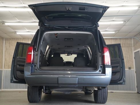 Used 2020 Chevrolet Suburban Premier AWD/4WD image 41