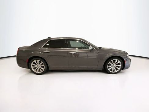 Used 2019 Chrysler 300 Limited RWD image 7