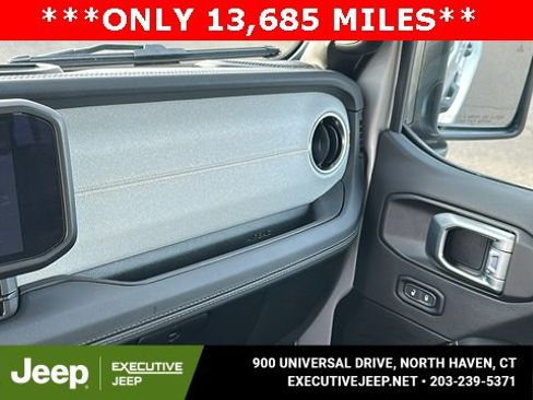 Used 2024 Jeep Wrangler Unlimited Sahara w/ Safety Group image 18