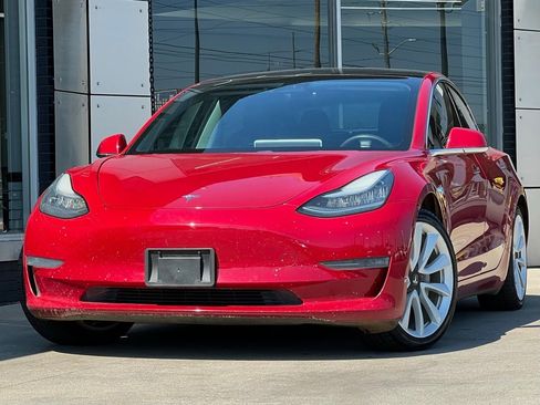 Used 2020 Tesla Model 3 Long Range image 1