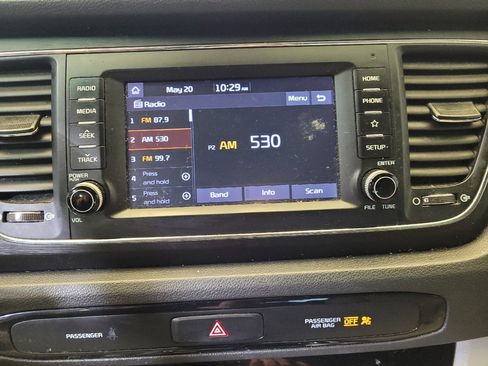 Used 2019 Kia Sedona LX FWD image 25