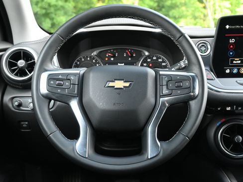 Used 2024 Chevrolet Blazer LT w/ Midnight/Sport Edition FWD image 19