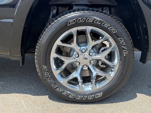 Used 2025 RAM 1500 Limited AWD/4WD image 11
