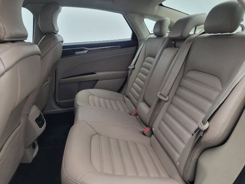 Used 2019 Ford Fusion SEL FWD image 18